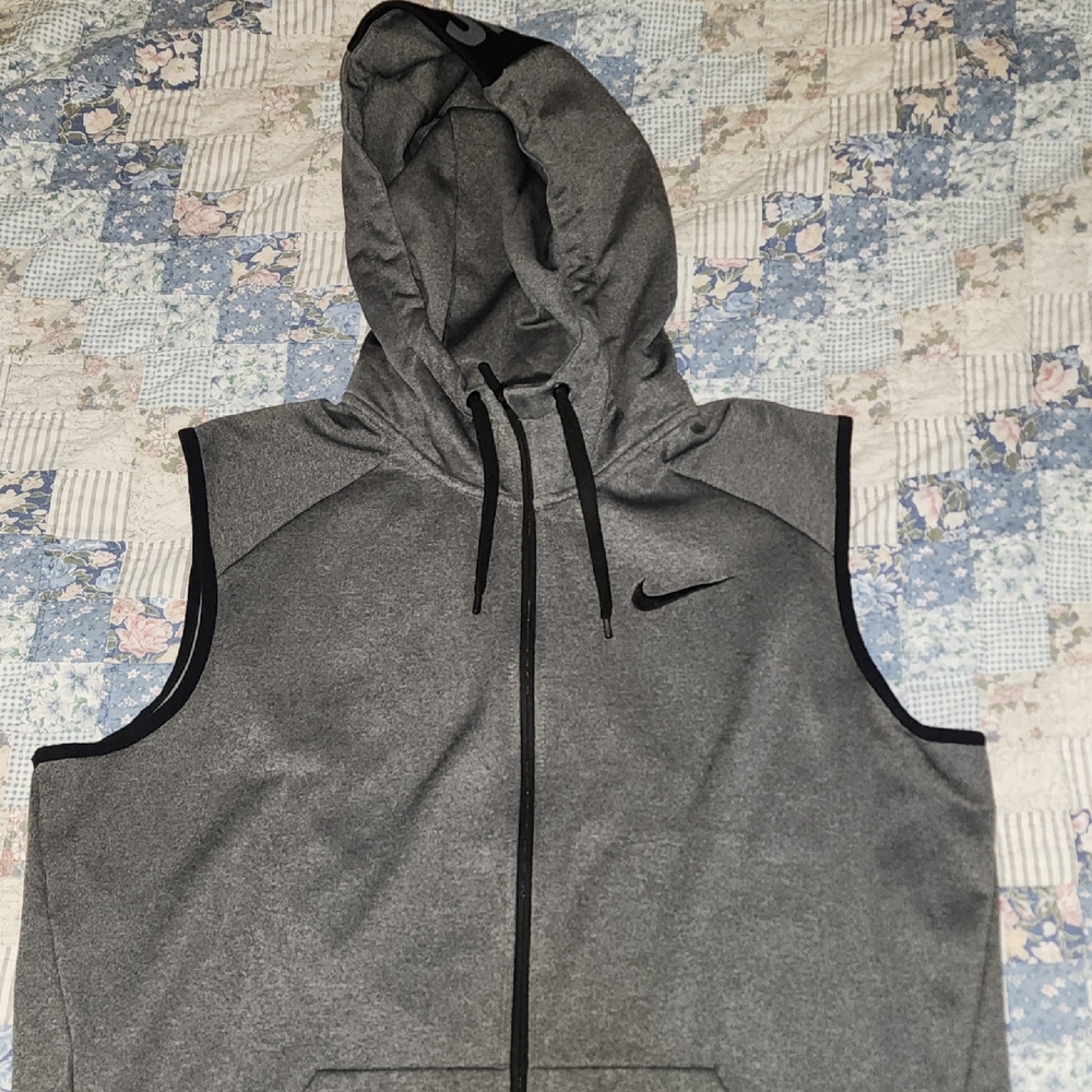Nike Men's Charcoal Gray Hooded Vest 807769-071 Like New XL